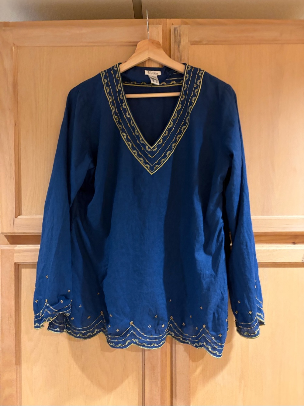 Lilly Pulitzer Navy Blue Embroidered V-Neck Tunic - Picture 3 of 5